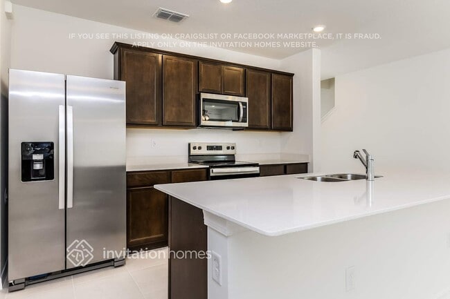 Building Photo - 16396 Grey Pne Dr