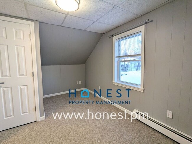 Building Photo - 83 Kennedy Memorial Dr