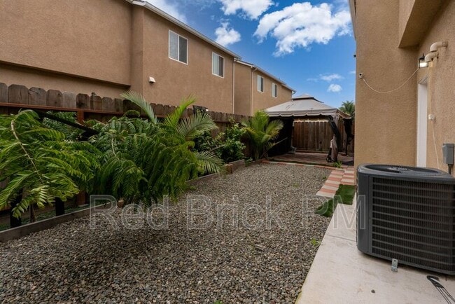 Building Photo - 3665 Venice Ave