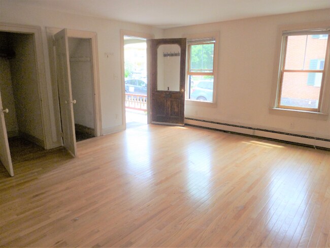 Building Photo - 97 N Winooski Ave