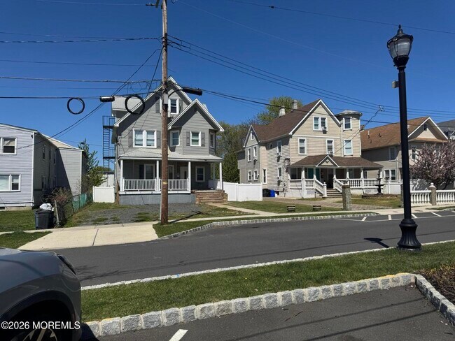 Building Photo - 95 Cooper Ave