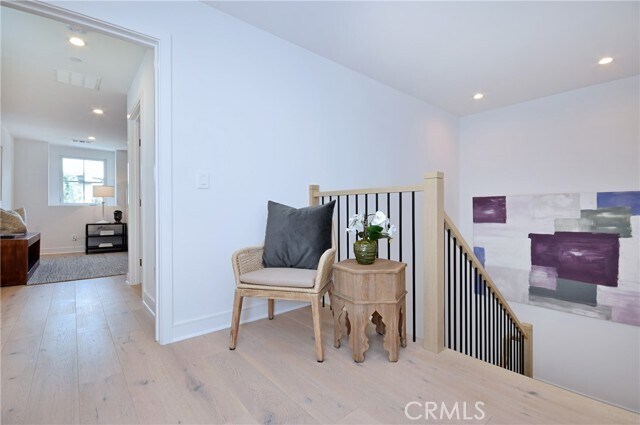 Building Photo - 4641 Cahuenga Blvd