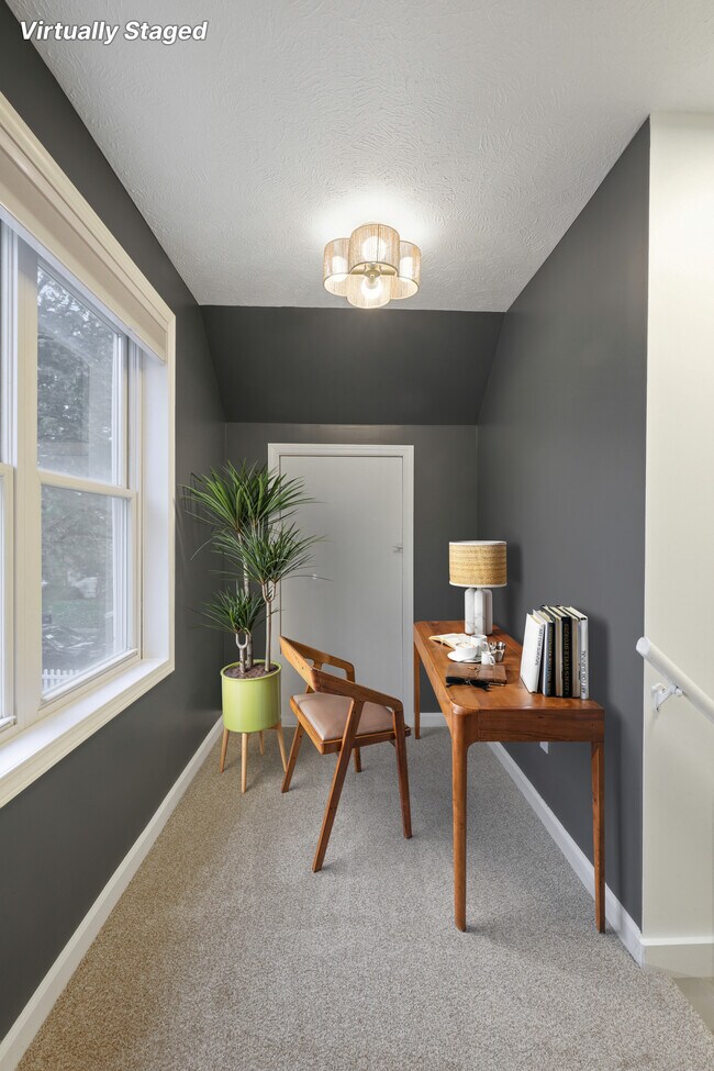 Building Photo - 1003 E Hopkins Dr