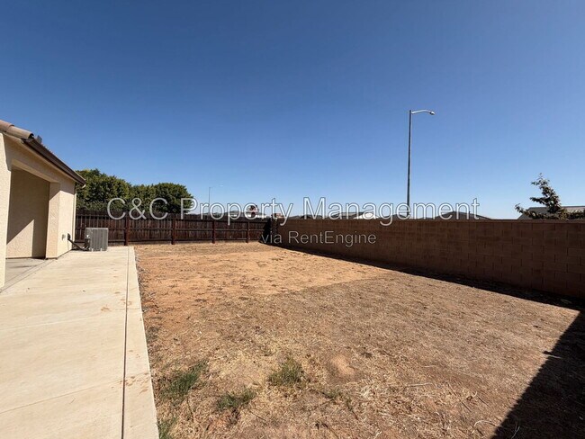 Building Photo - 3335 Las Rosas Ave