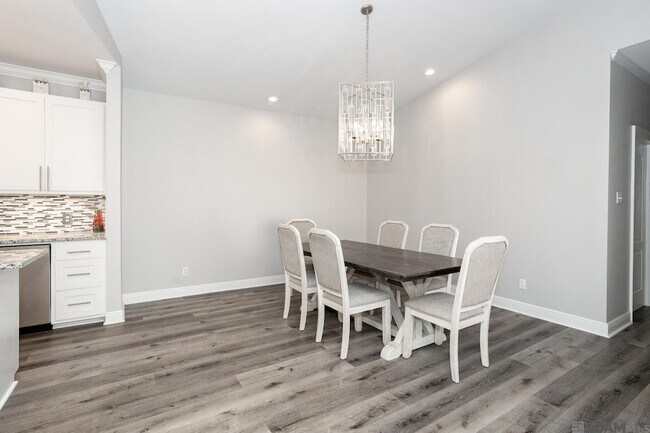 Building Photo - 5140 Summa Ct