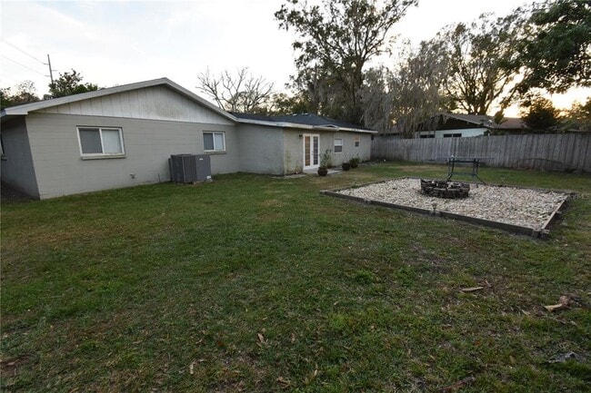 Building Photo - 13801 Cherry Creek Dr