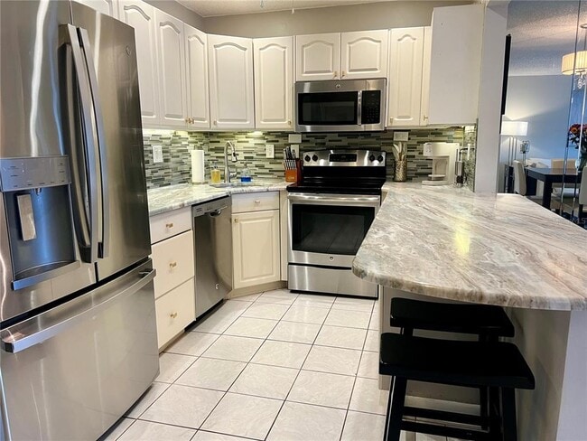 Building Photo - 1151 Pine Ridge Cir W