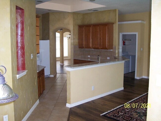 Building Photo - 7900 Brookmount St