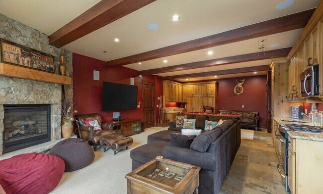 Building Photo - 195 Marks Ln