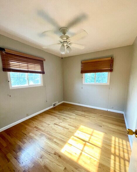 Building Photo - 1233 Park Ave