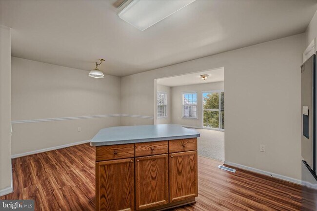 Building Photo - 36 Bruce Dr