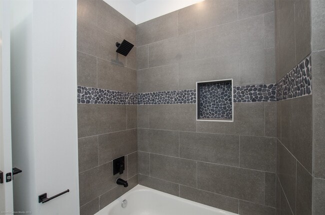 Building Photo - 2054 Johanna Crk Dr