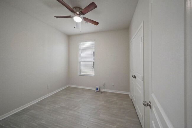 Building Photo - 2719 Skyview Long Dr