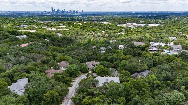 Building Photo - 3605 Silver Hill Cir