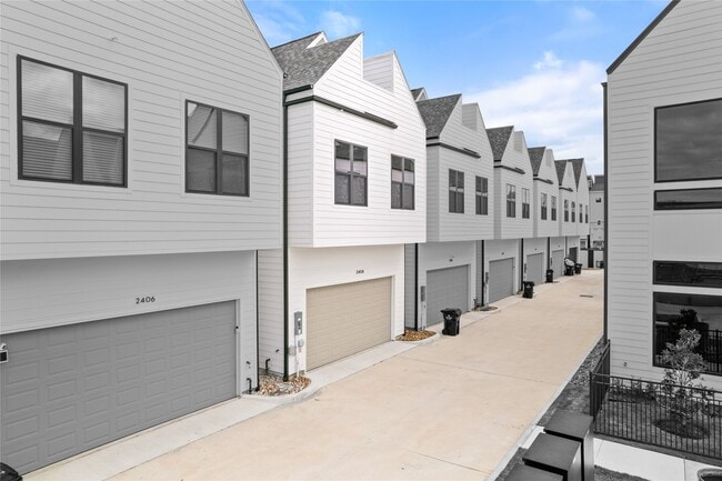 Building Photo - 2408 Gray St