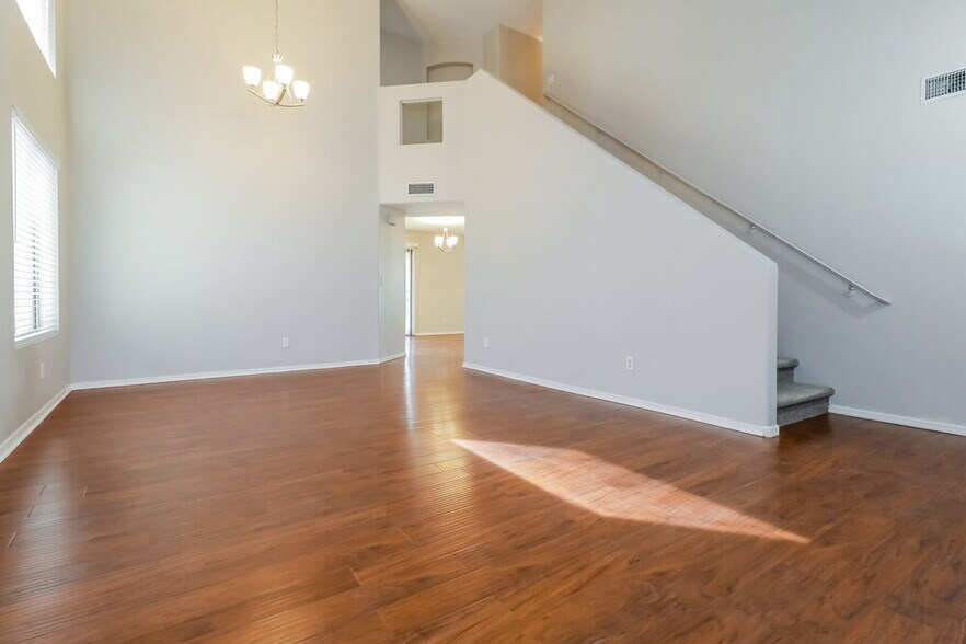 Building Photo - 3802 N 104th Ave