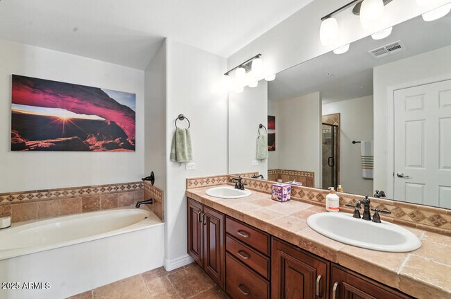 Building Photo - 5350 E Deer Valley Dr