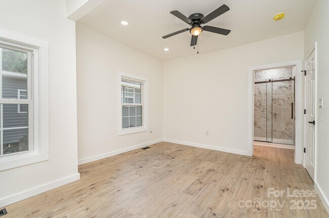 Building Photo - 208 Tournament Dr SW