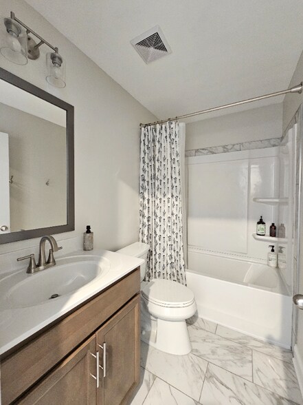 Building Photo - 2373 Bridgeport Wy