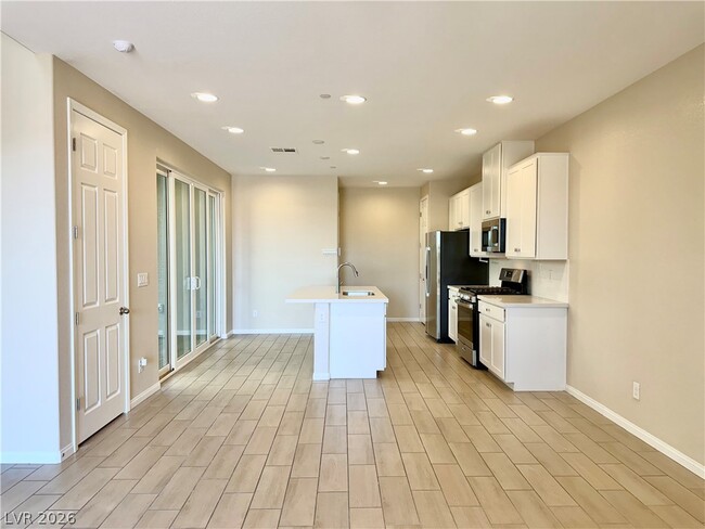 Building Photo - 666 Cottonwood Hl Pl