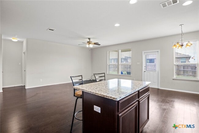 Building Photo - 1203 Daffodil Dr