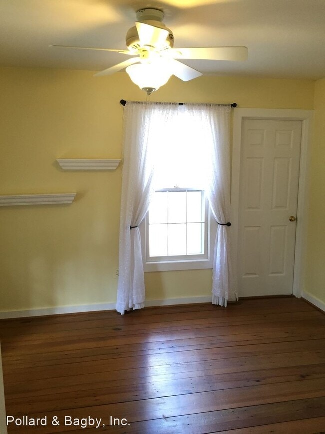 Building Photo - 2 br, 2 bath House - 5604 Willow Creek Ln.