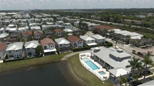 Building Photo - 10560 NW 69th Terrace