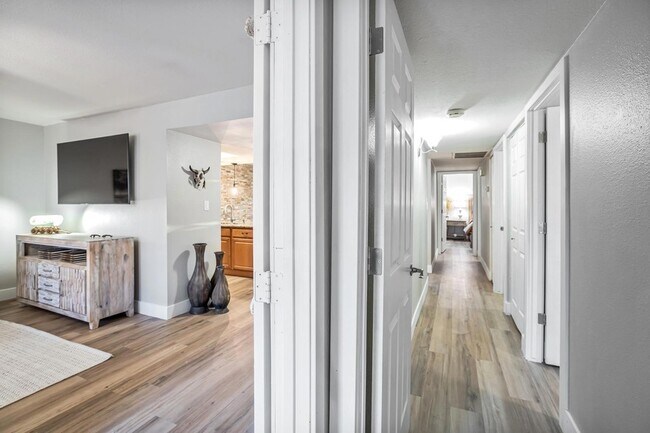 Building Photo - 5045 N 81st St