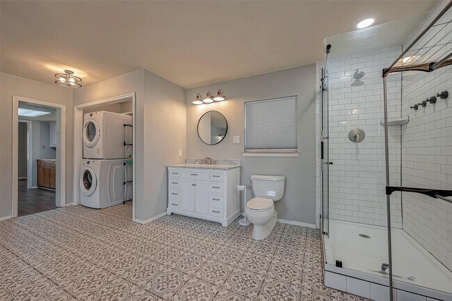 Building Photo - 227 Glencairn Ct