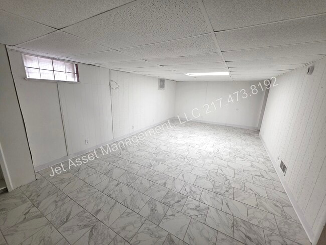 Building Photo - 3 bed house for RENT