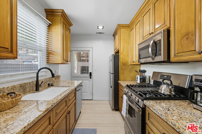 Building Photo - 3316 Barham Blvd