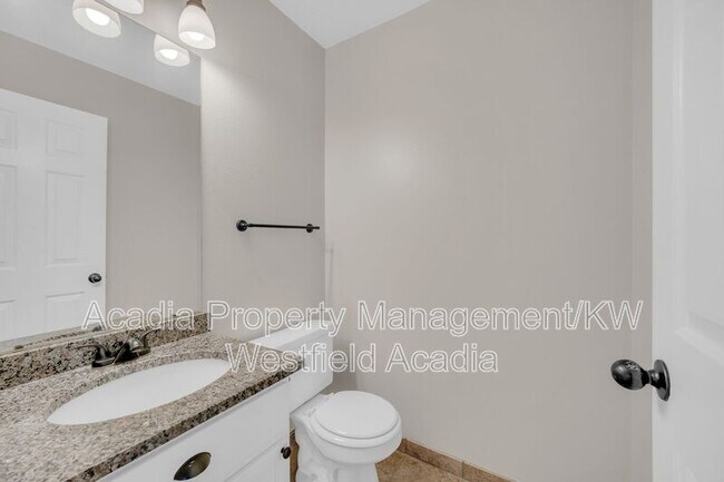 Building Photo - 25 E 2250 N