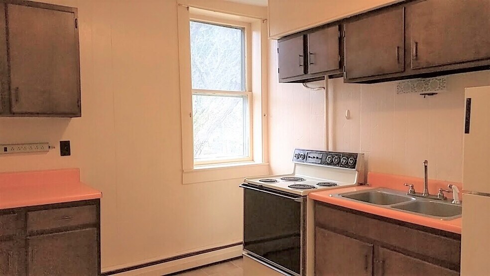 KItchen - 100 N Main St