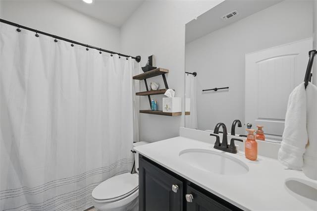 Building Photo - 537 Concho St