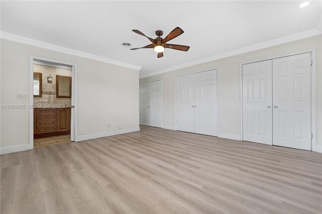 Building Photo - 215 Entrada Dr