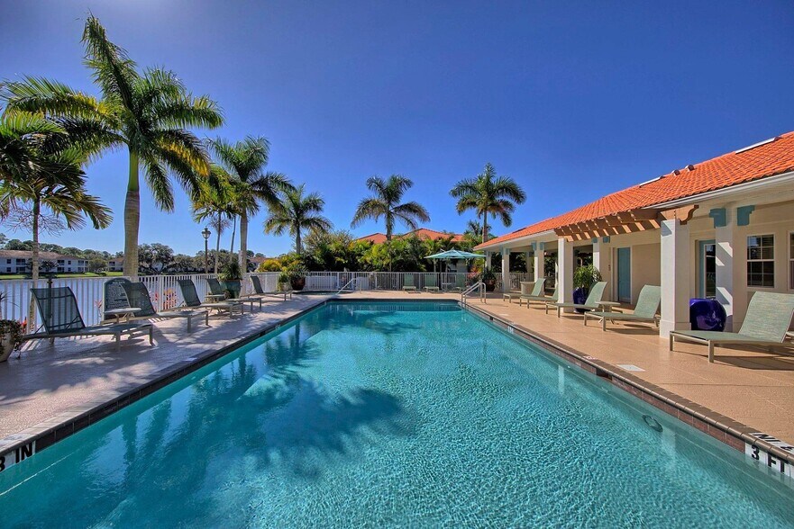 Building Photo - 3695 Island Club Dr