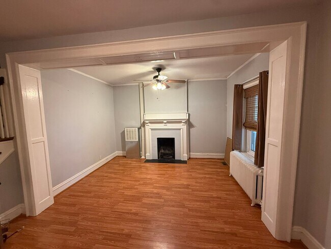 Building Photo - 3 Bedroom 1.5 bath Fan home for rent