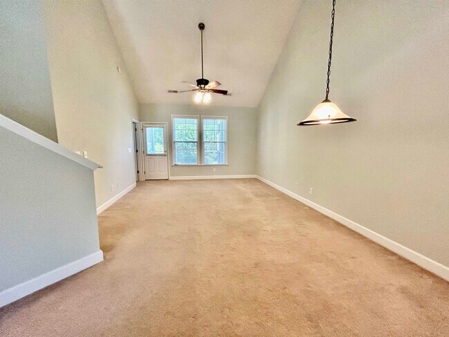 Building Photo - 200 Mossy Stone Ct