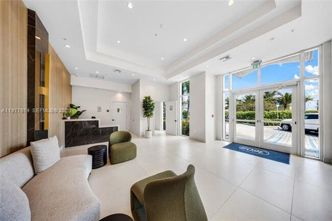 Building Photo - 7910 Harbor Island Dr