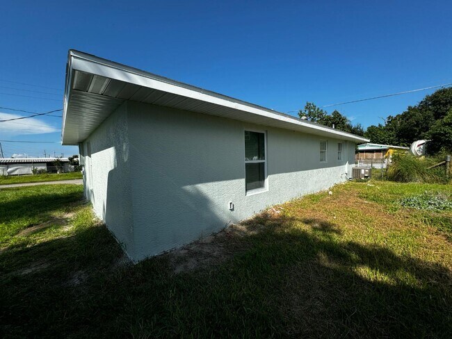 Building Photo - 1193 Hibiscus Dr