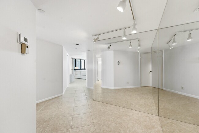 Building Photo - 2800 N Hwy A1A