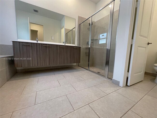 Building Photo - 4506 SW 174th Ave