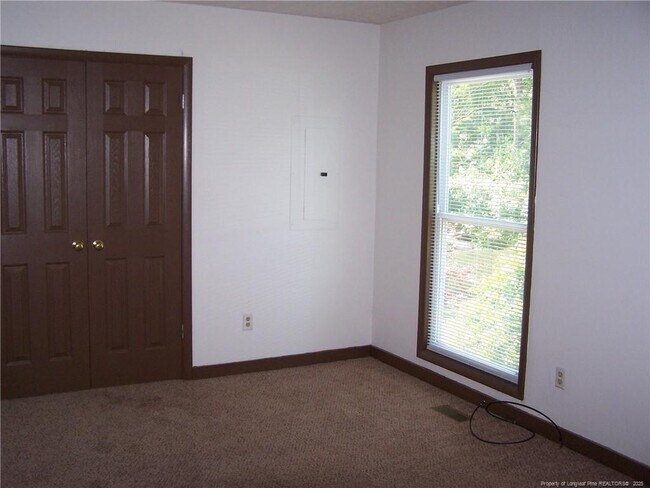 Building Photo - 6466 Pittsfield Dr