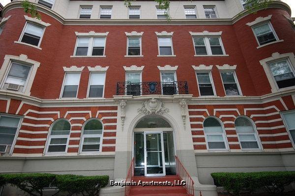 Building Photo - 1595 Beacon St