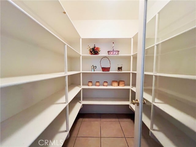 Building Photo - 17231 Greentree Dr
