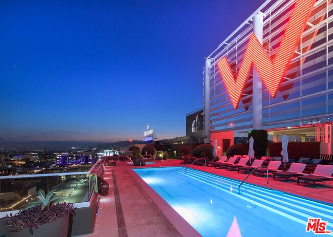 Building Photo - 6250 Hollywood Blvd