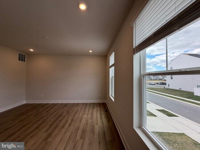 Building Photo - 24852 Wye Ml Ln