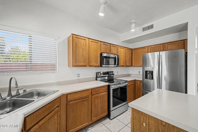 Building Photo - 6947 W Via Del Sol Dr