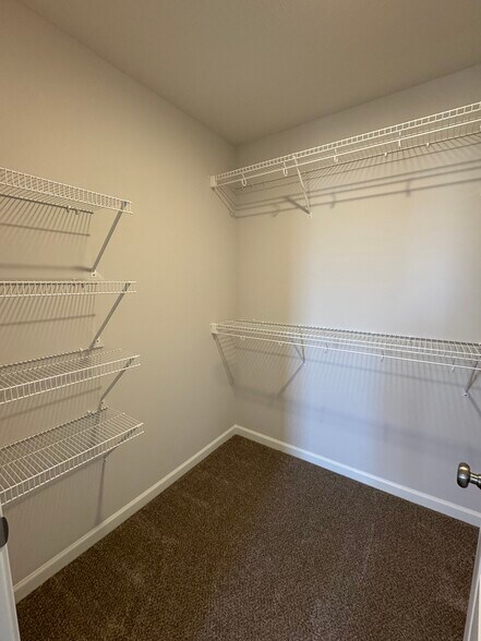 Building Photo - 9505 S 181st St