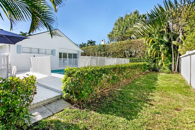 Building Photo - 211 Miraflores Dr